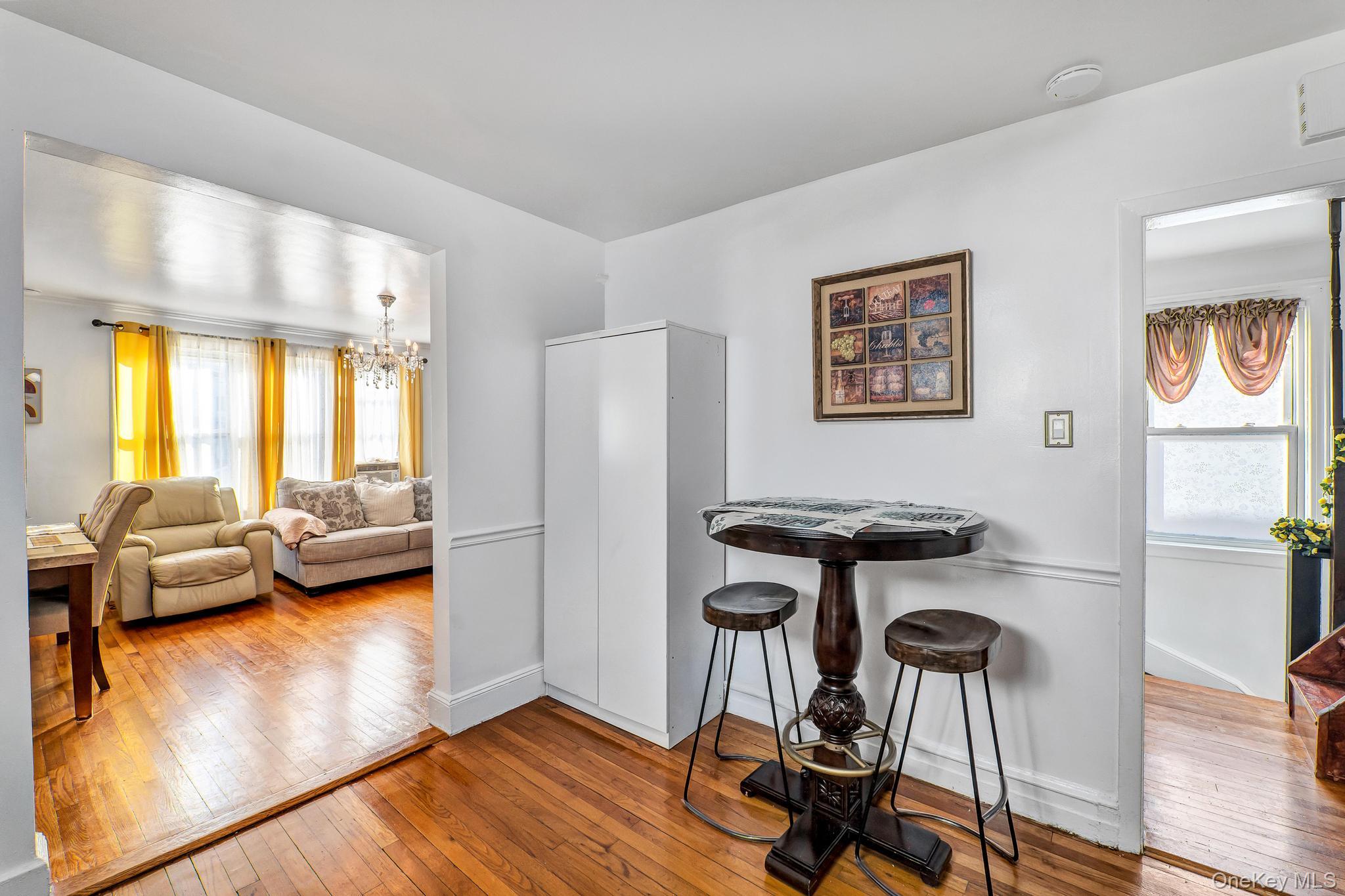 1651 Hering Avenue Property Photo 22