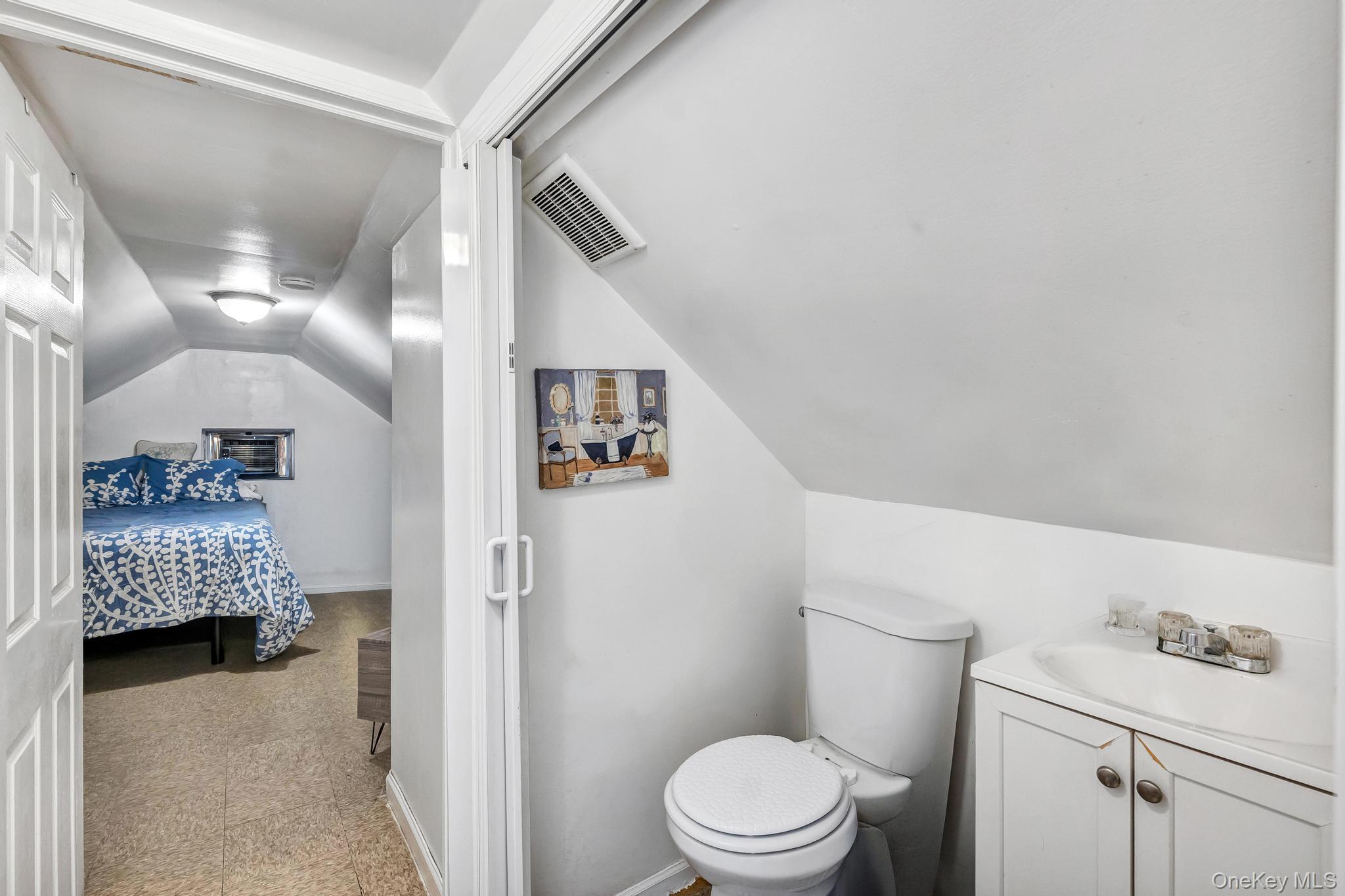 1651 Hering Avenue Property Photo 31