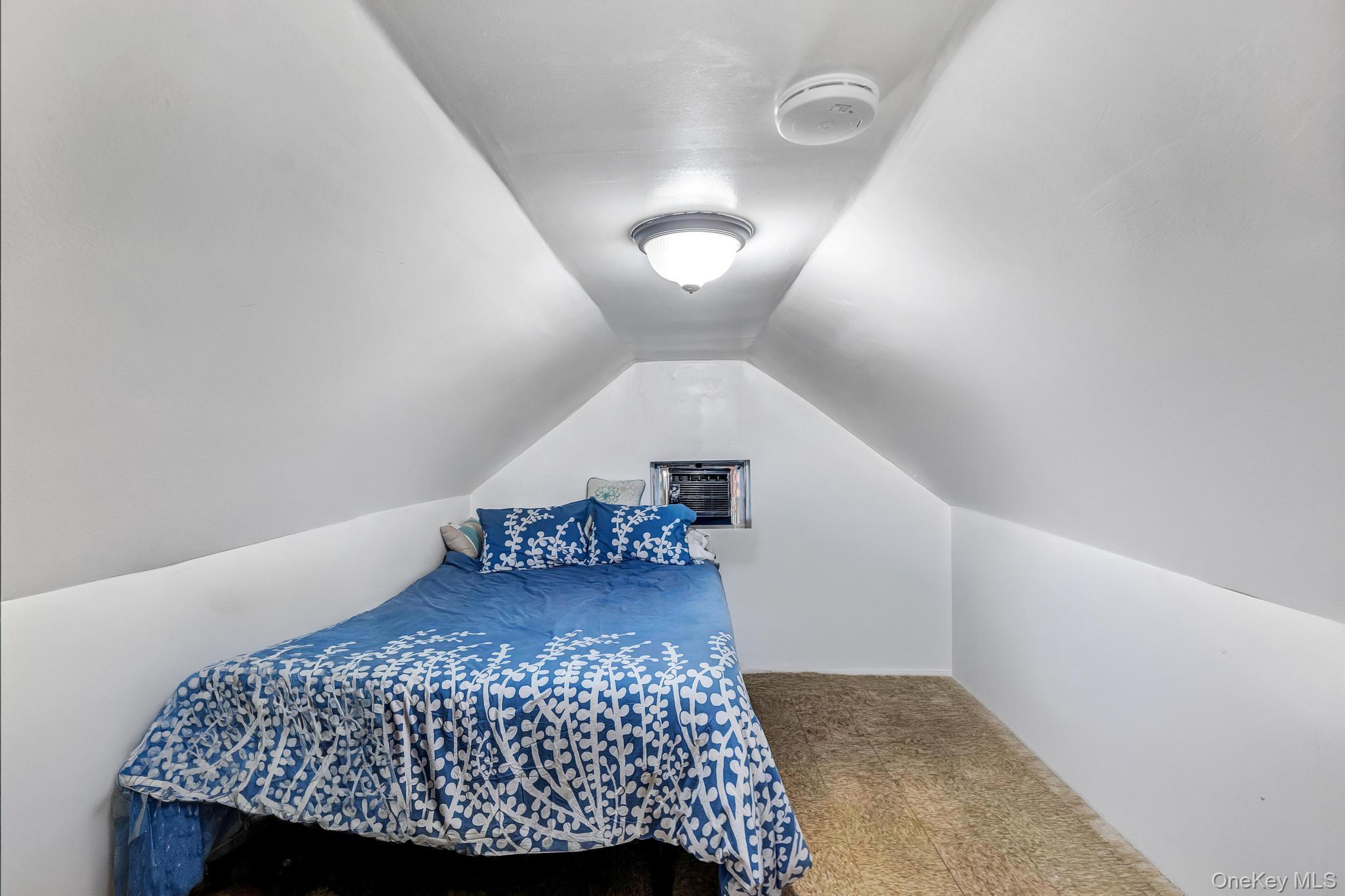 1651 Hering Avenue Property Photo 32