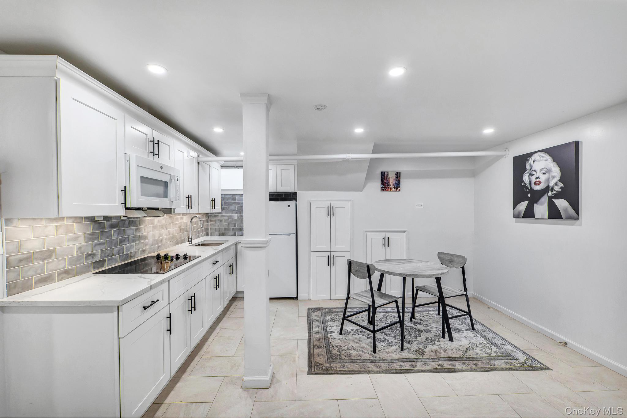 1651 Hering Avenue Property Photo 39