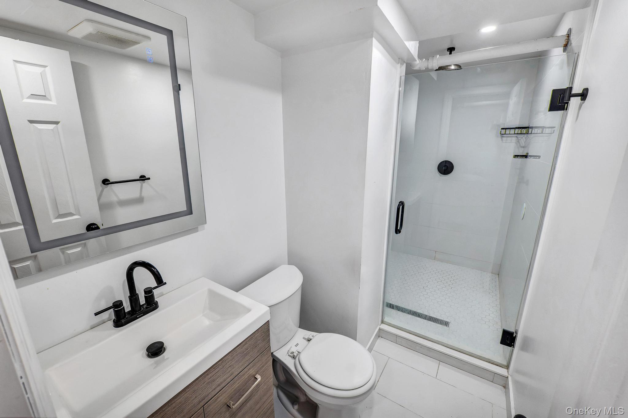 1651 Hering Avenue Property Photo 40