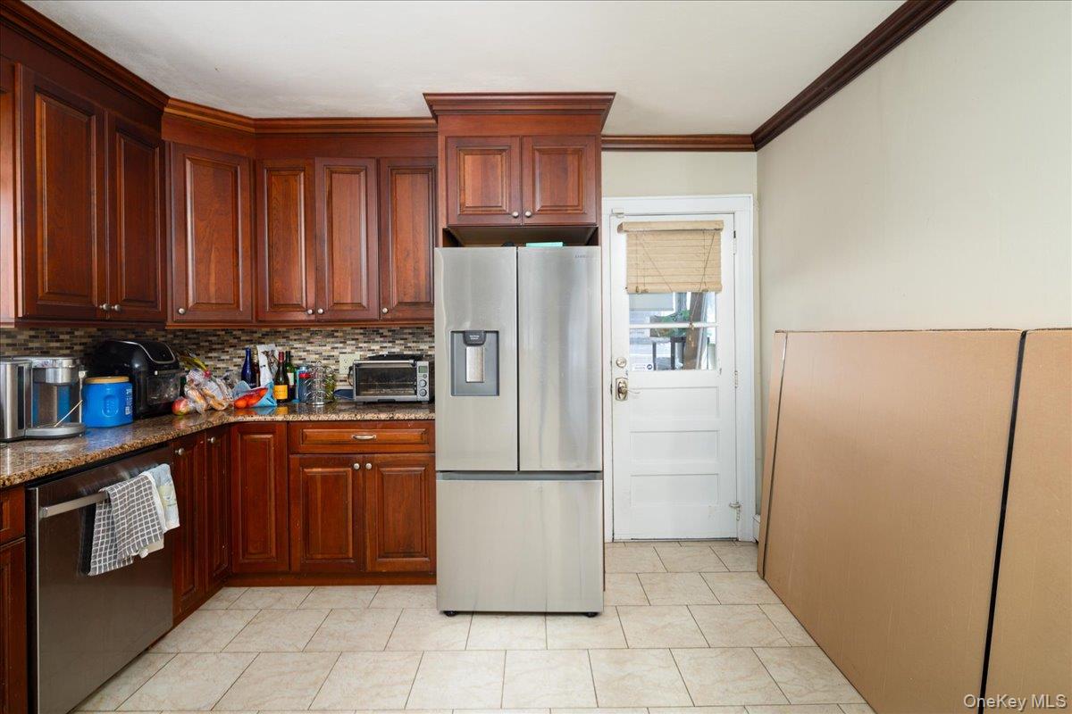 1036 California Place Property Photo 8