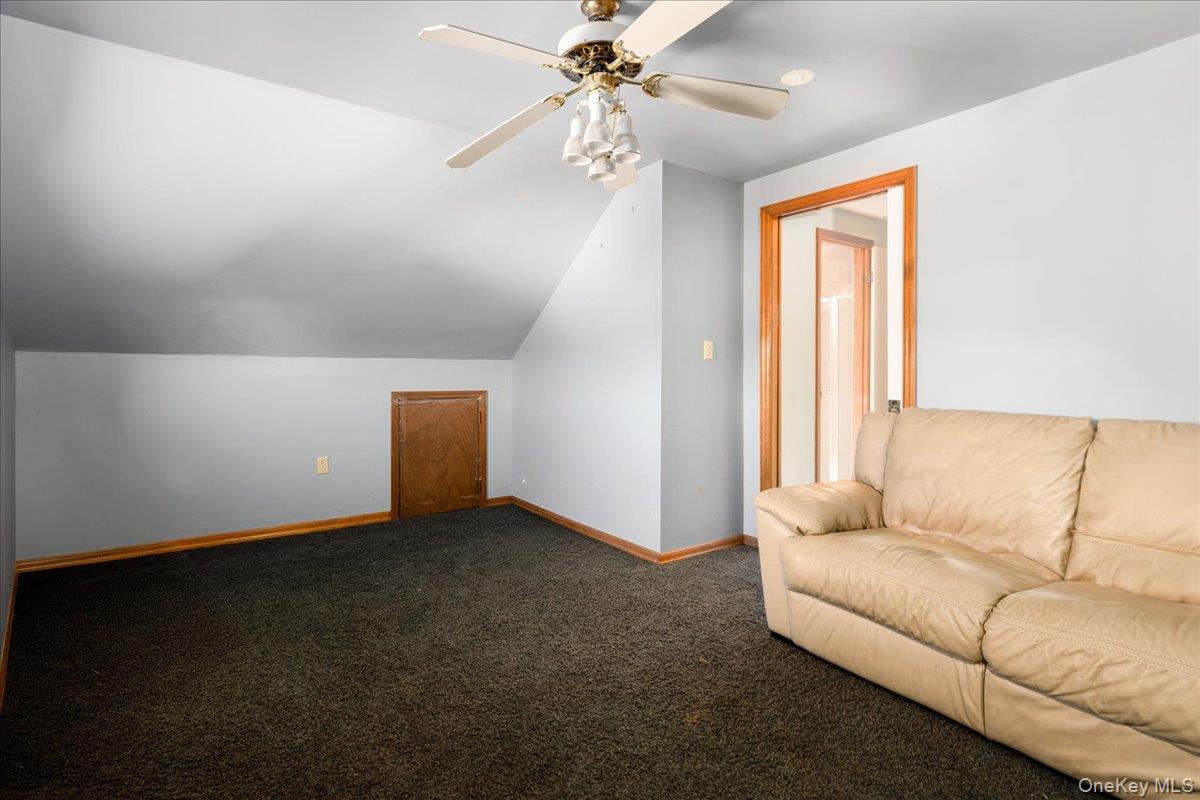 1036 California Place Property Photo 18