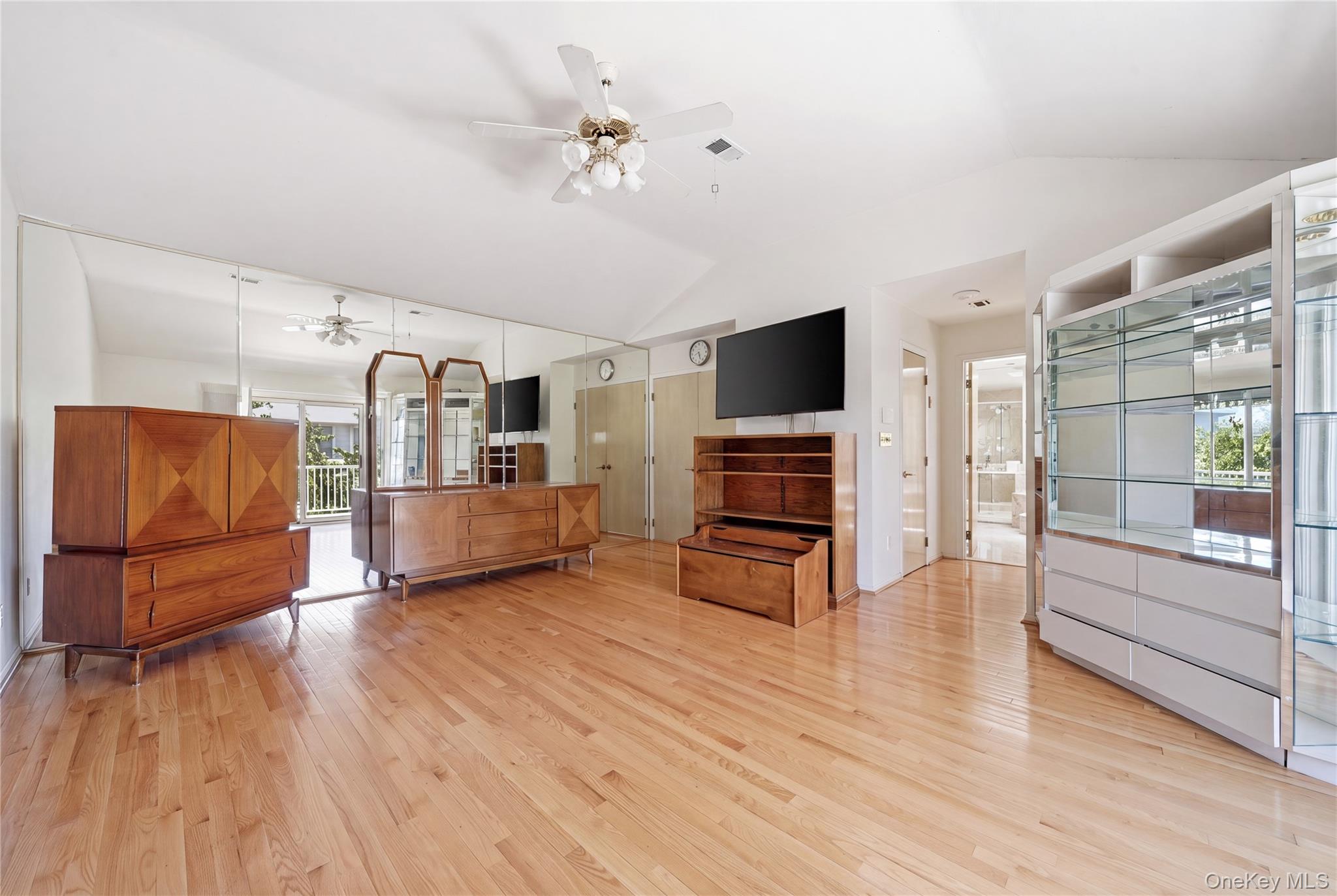 1233 Beech Street 54 Property Photo 15