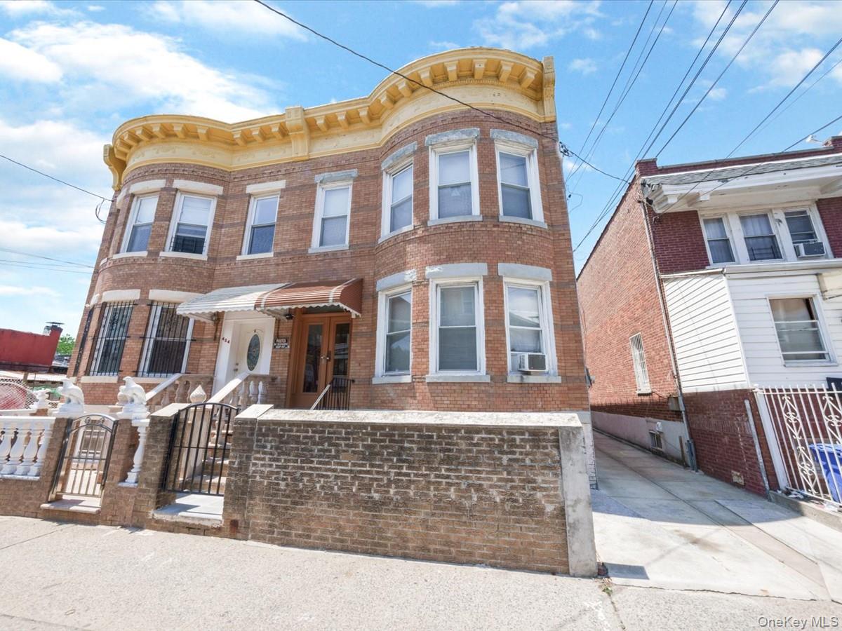 452 Lincoln Avenue Hse Property Photo 2