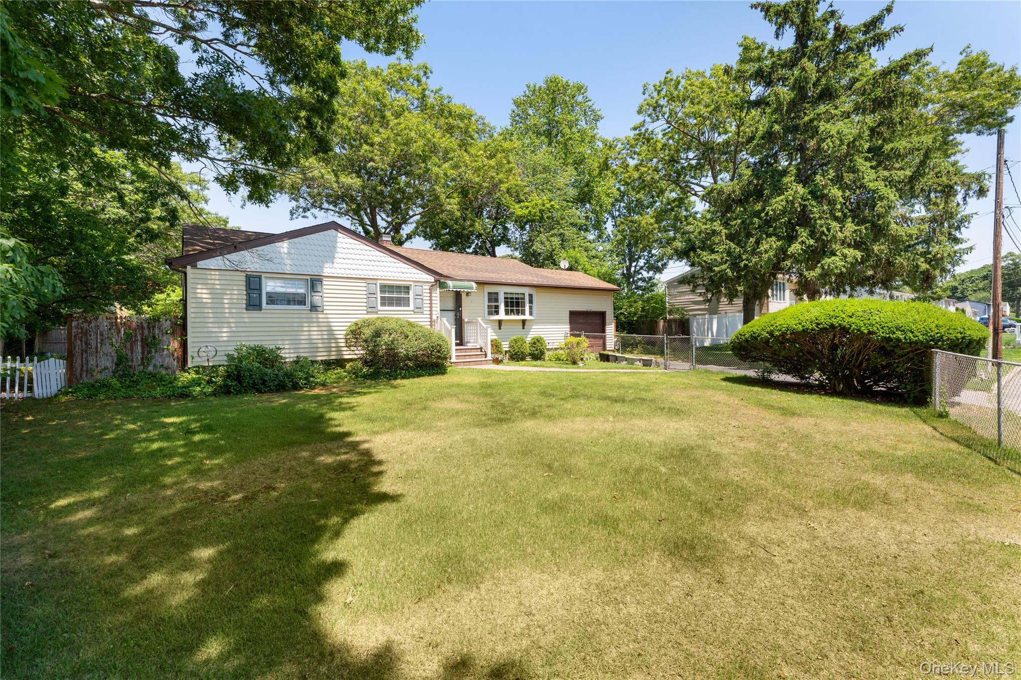 203 Hall Street Property Photo 1