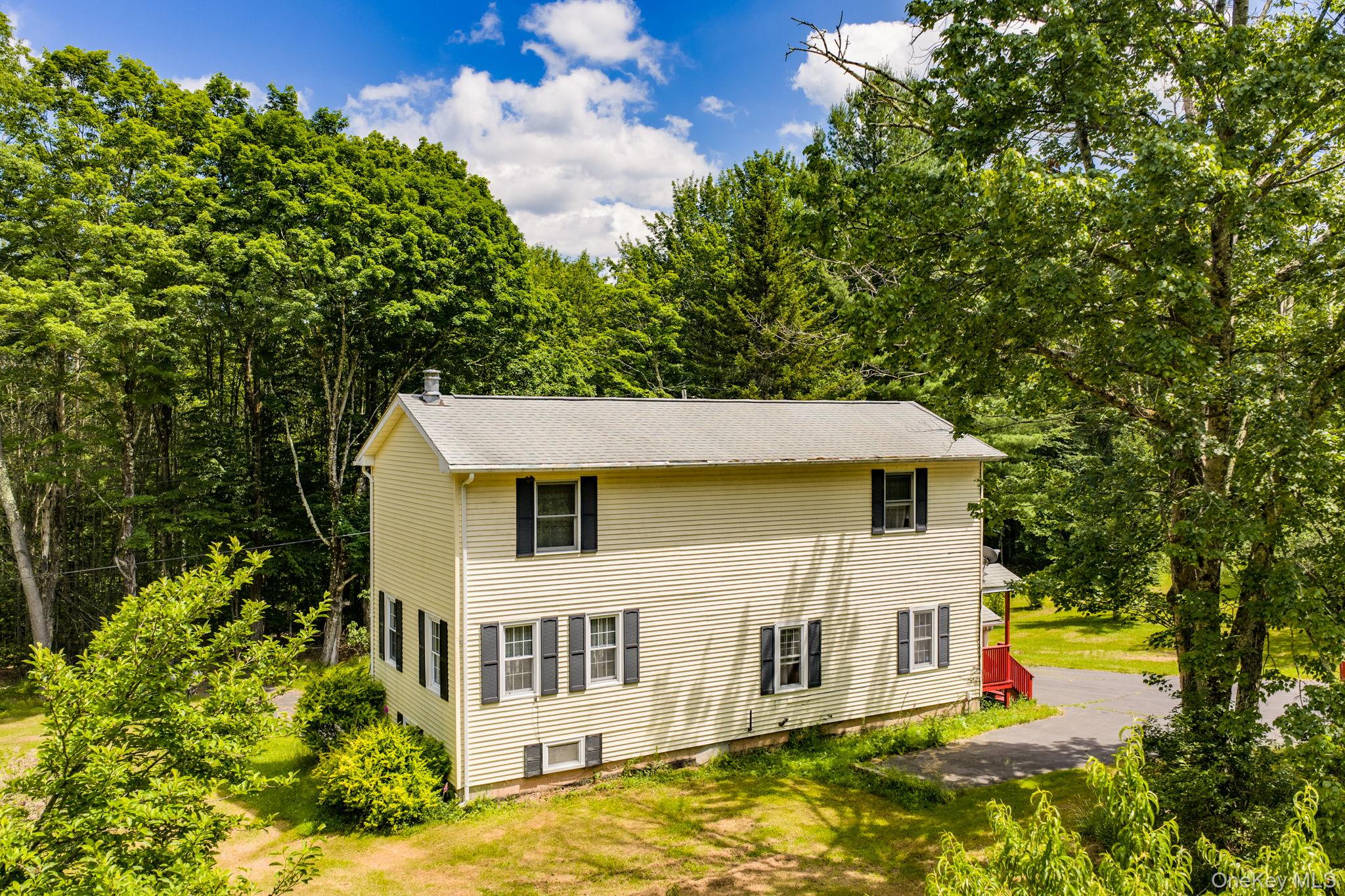 10 Hoffman Road Property Photo 2