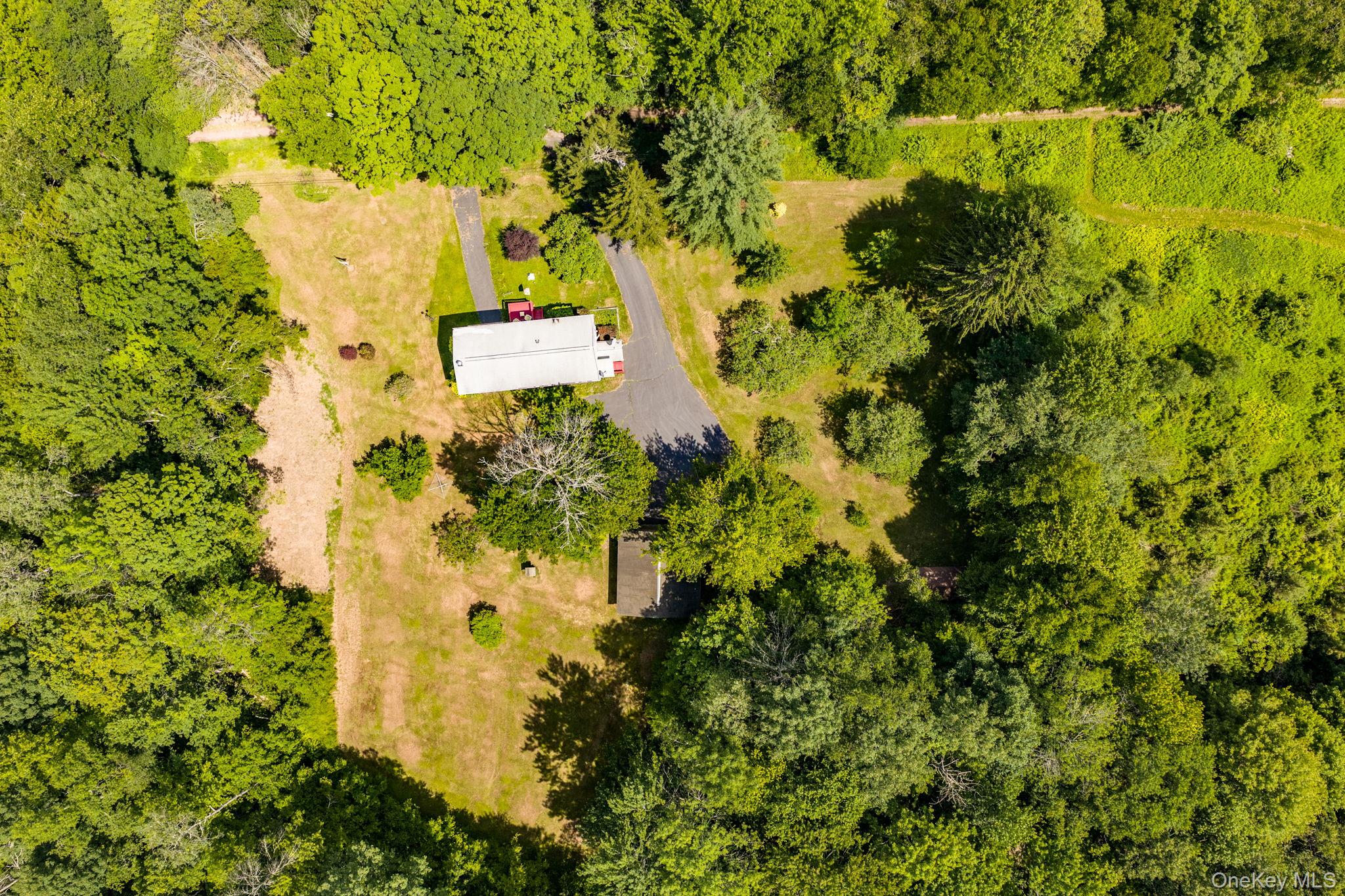 10 Hoffman Road Property Photo 6