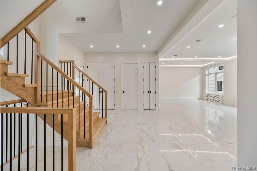 20 Singer Avenue 201 Property Photo 5