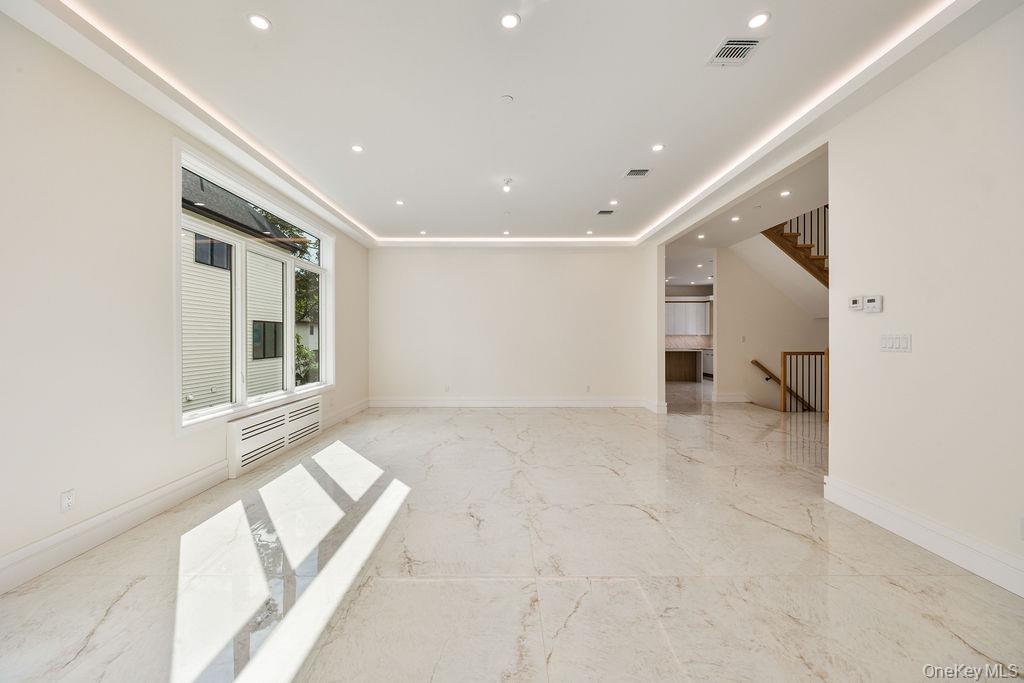 20 Singer Avenue 201 Property Photo 8