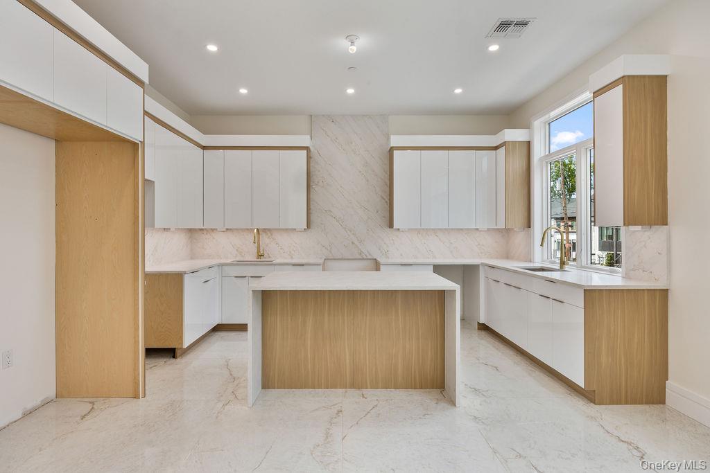 20 Singer Avenue 201 Property Photo 10