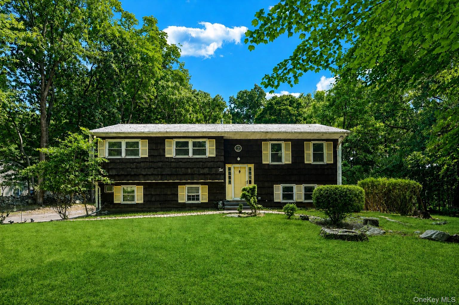 2 Cobblestone Road Property Photo 1