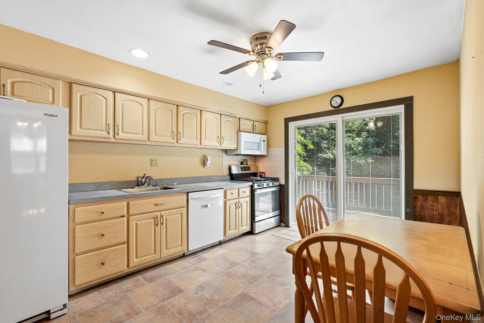 2 Cobblestone Road Property Photo 13