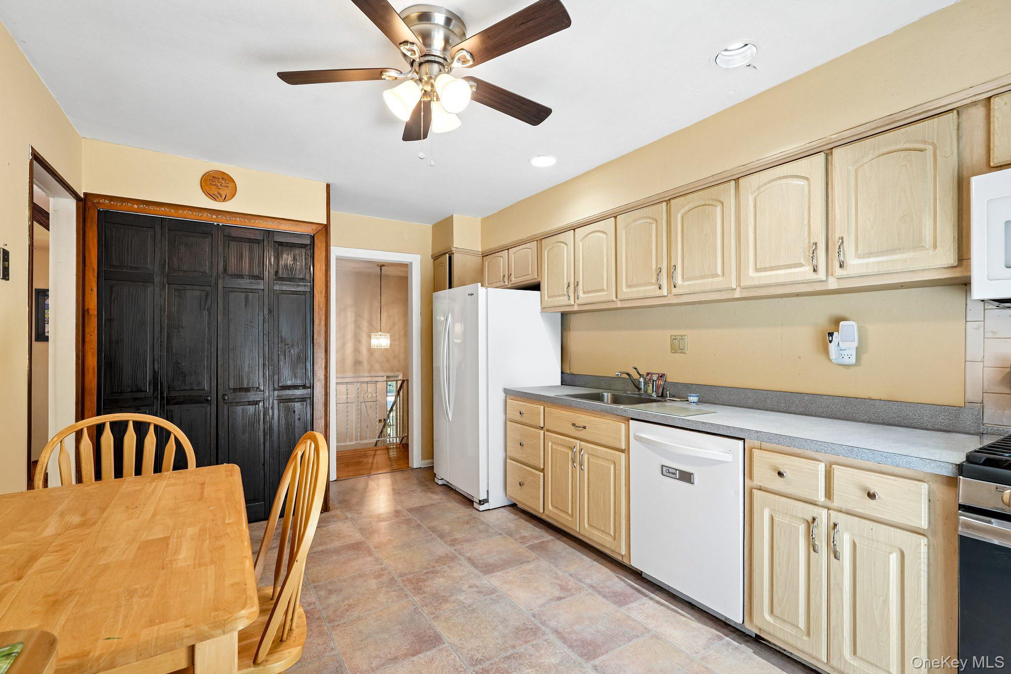 2 Cobblestone Road Property Photo 14