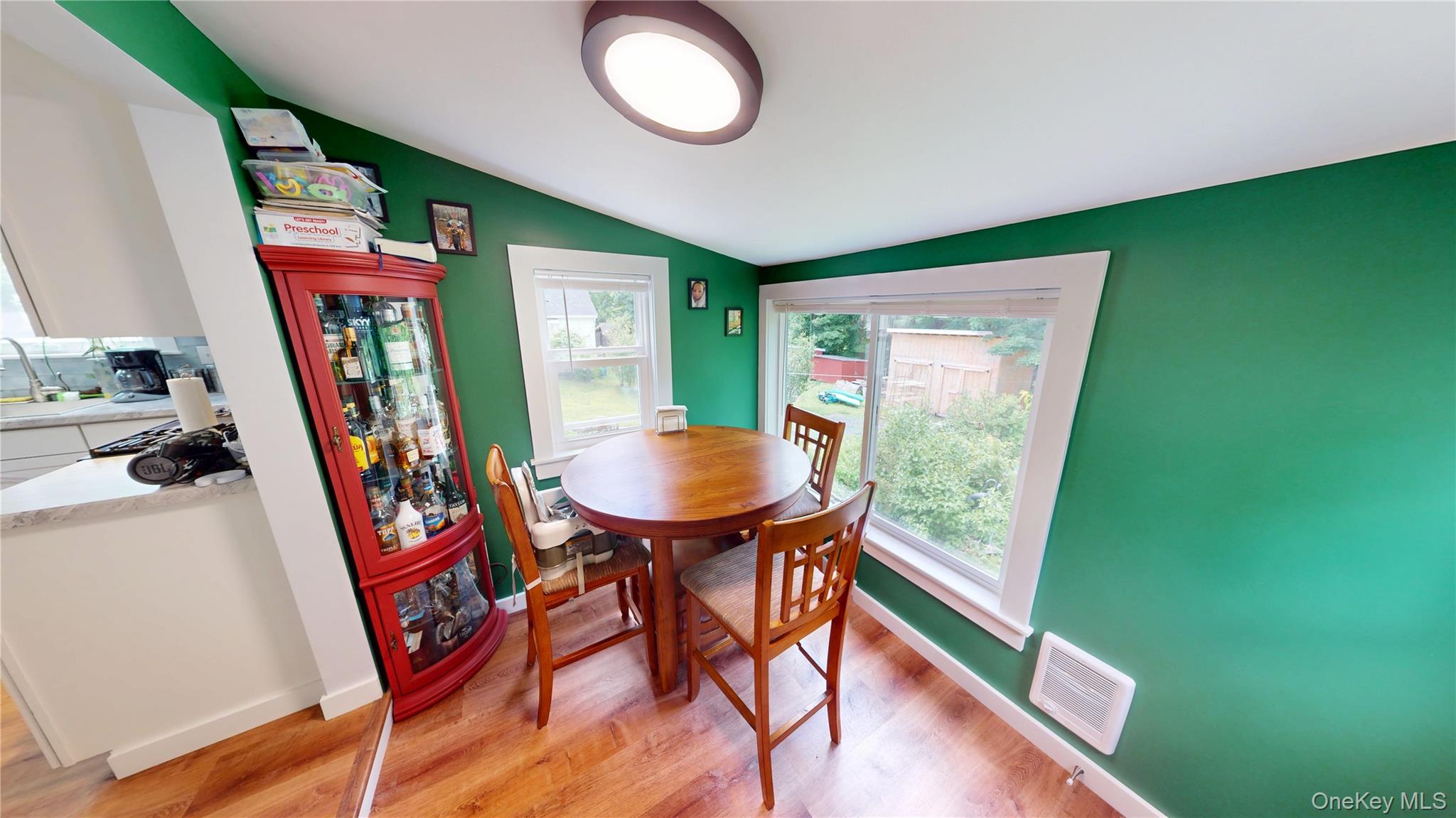 33 Academy Avenue Property Photo 5