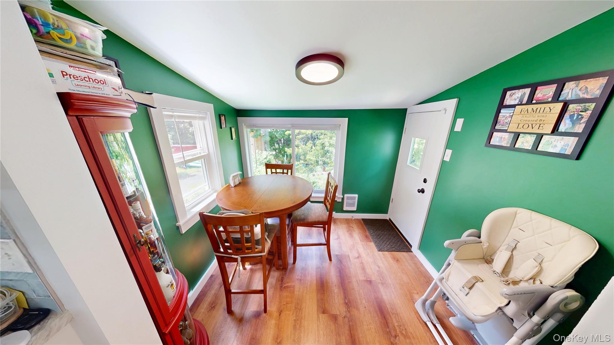 33 Academy Avenue Property Photo 6