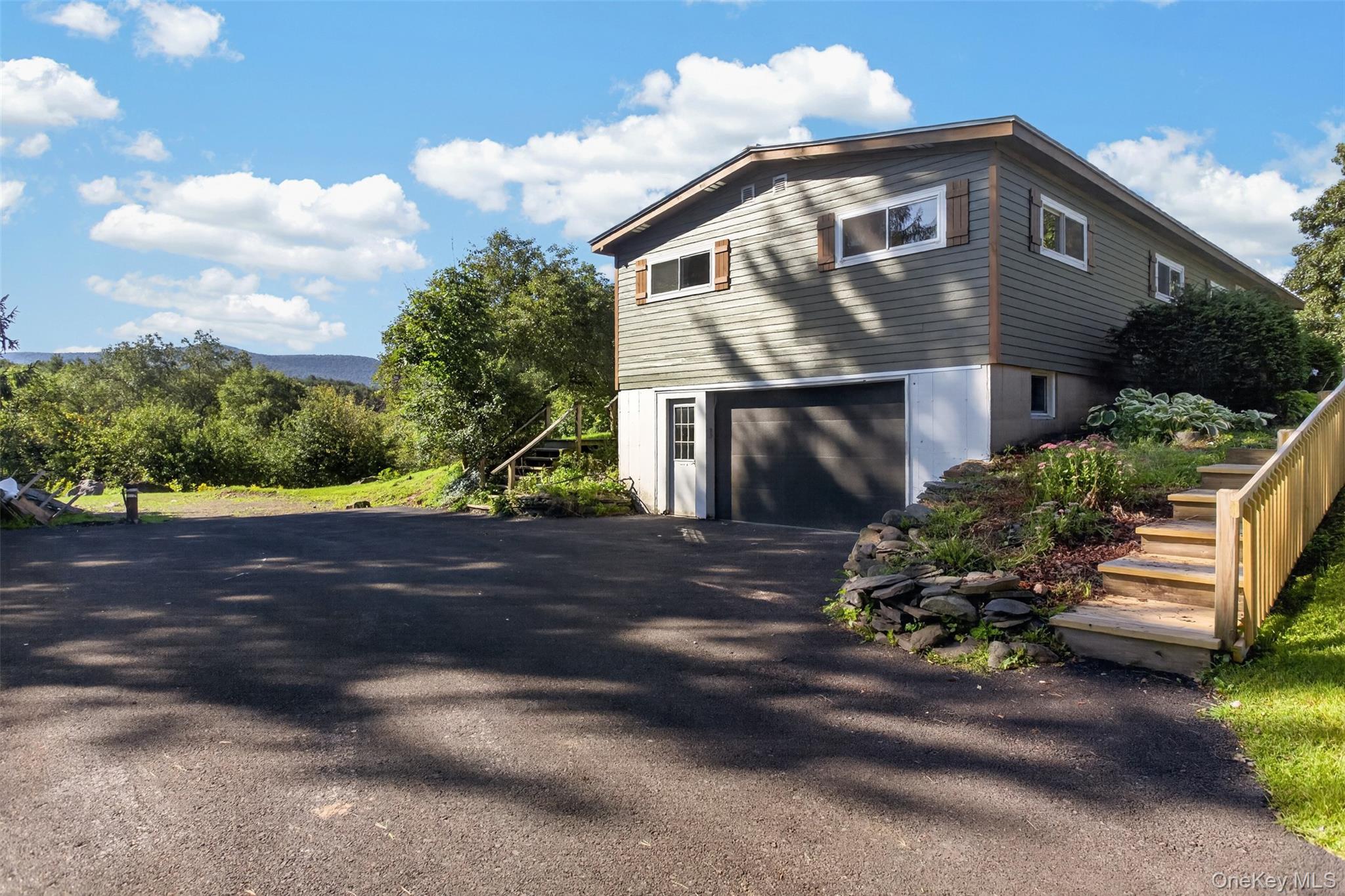 61838 State Highway 10 Hobart Property Photo 2