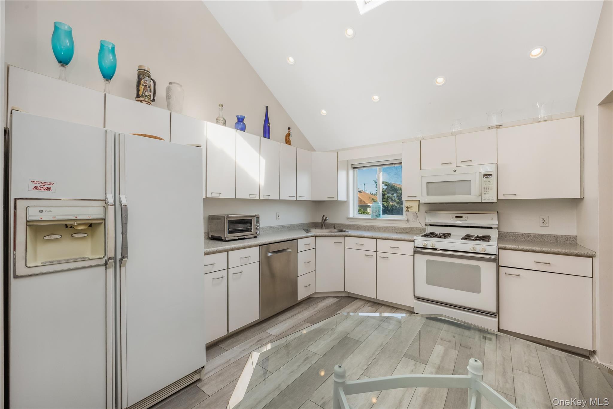 664 Arthur Street Property Photo 10