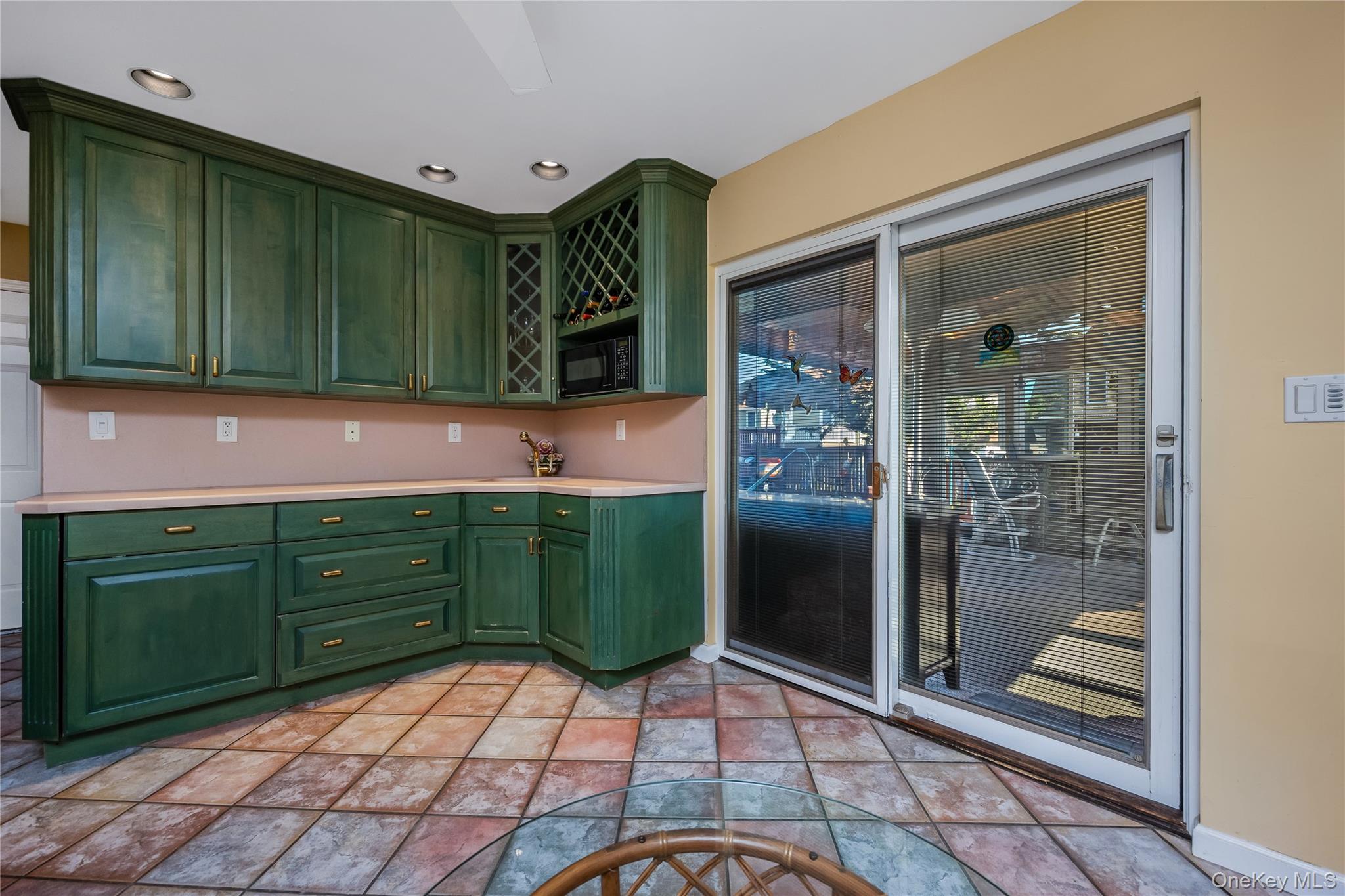 664 Arthur Street Property Photo 21