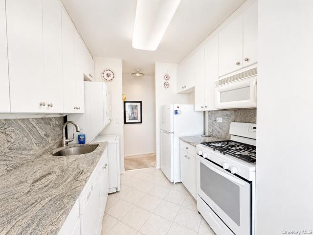27010 Grand Central Parkway 22r Property Photo 11