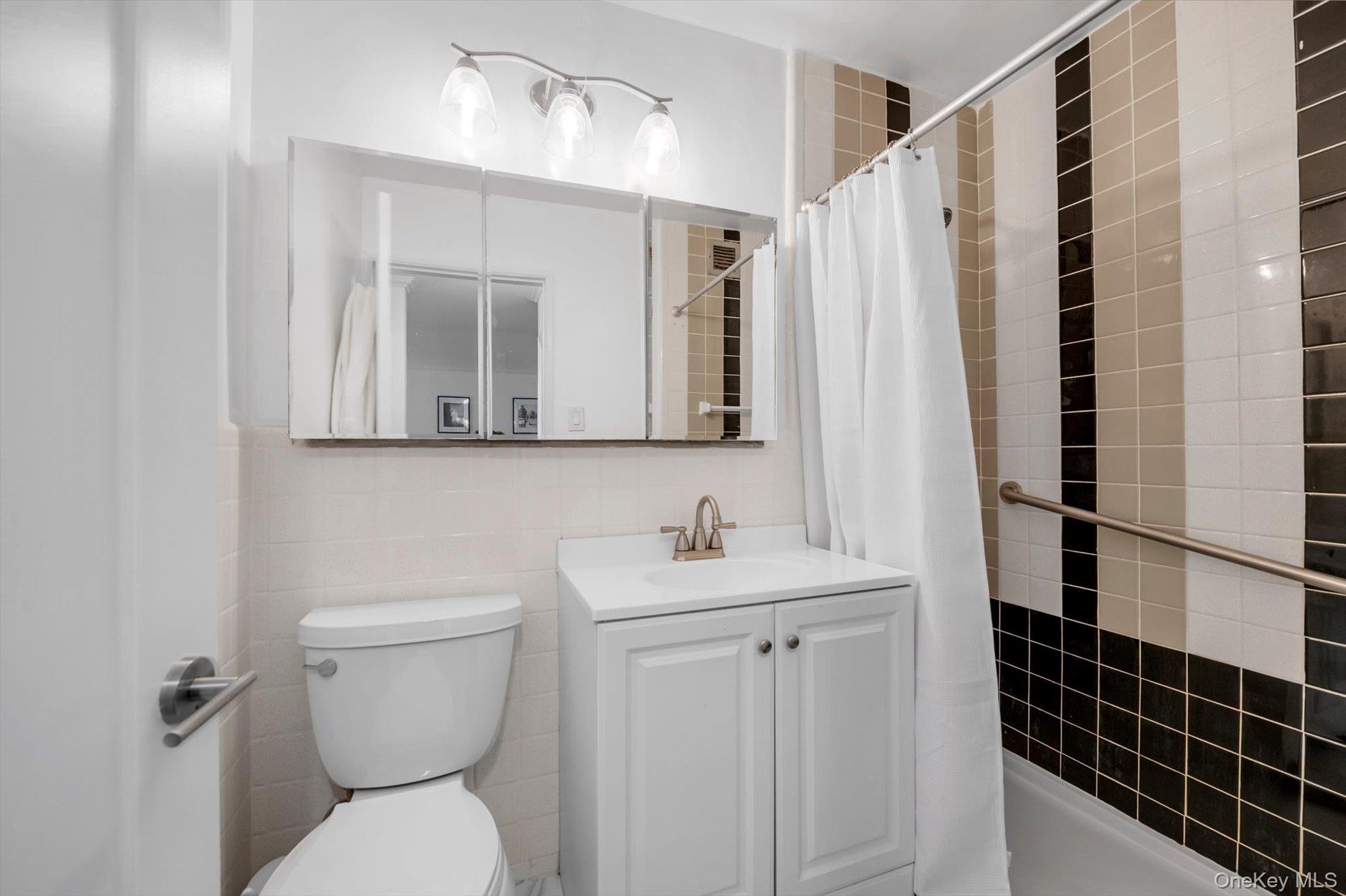 1805 215th Street 5c Property Photo 10