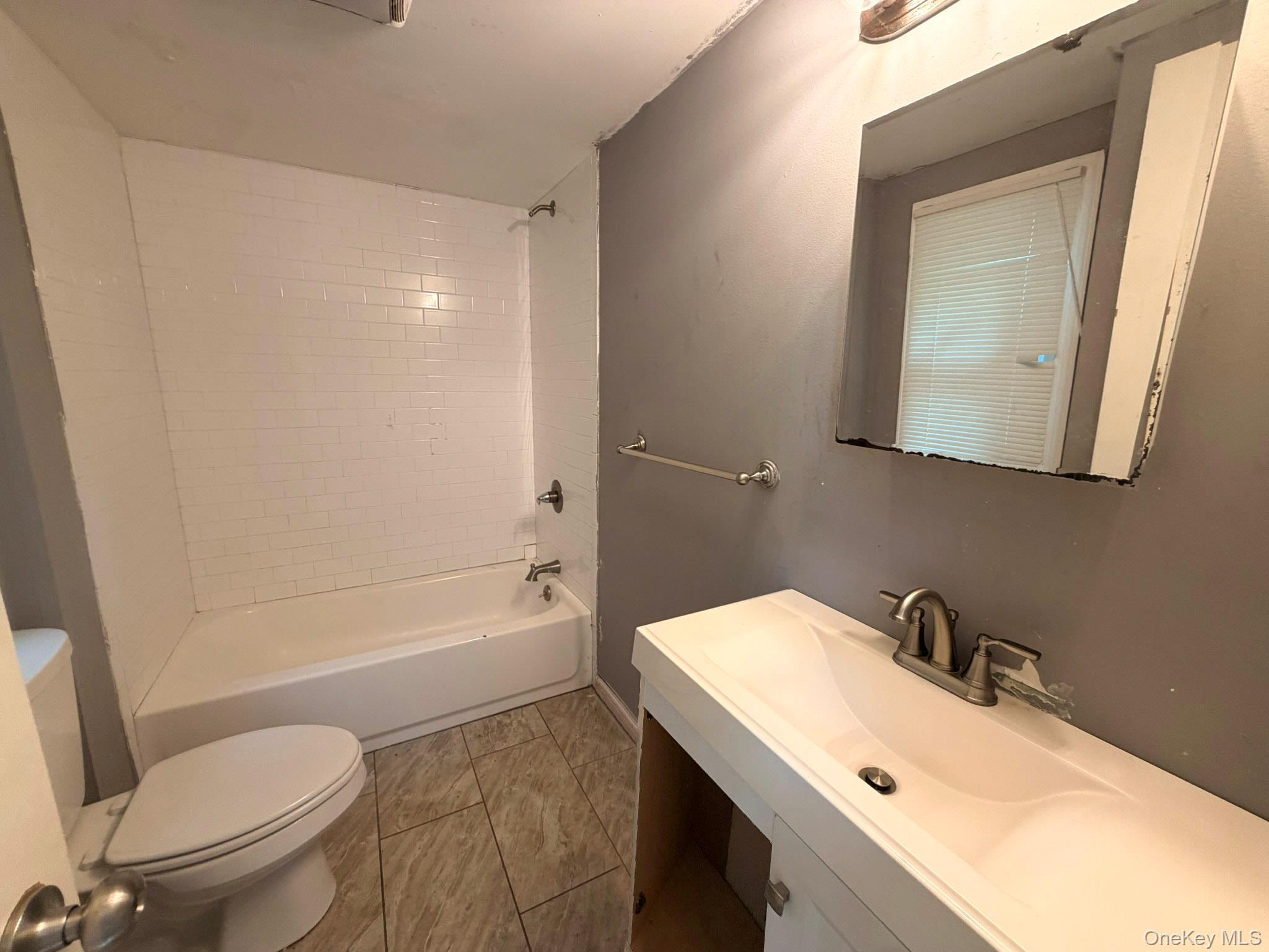 93 Lynbrook Drive Property Photo 9