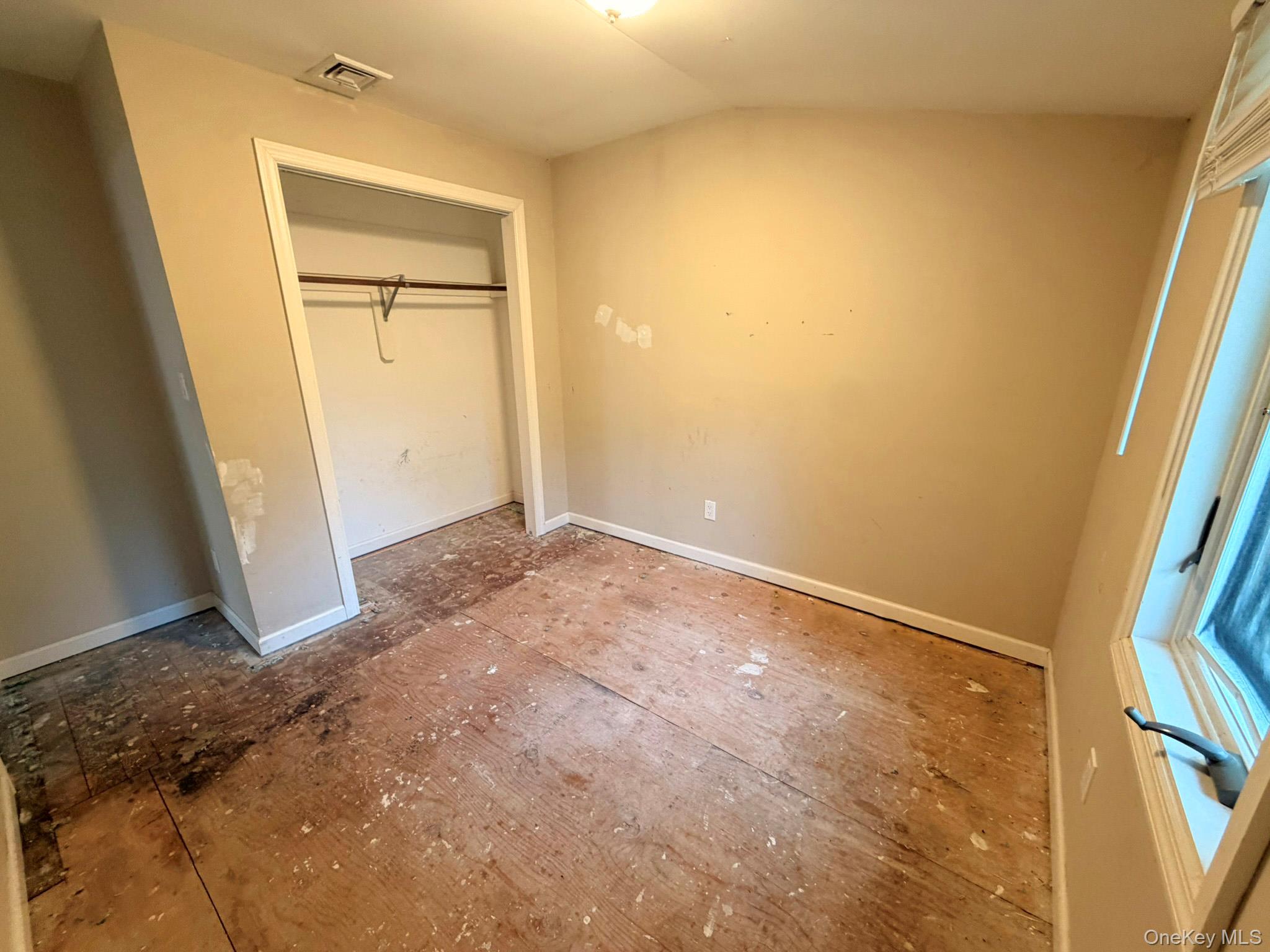 93 Lynbrook Drive Property Photo 12