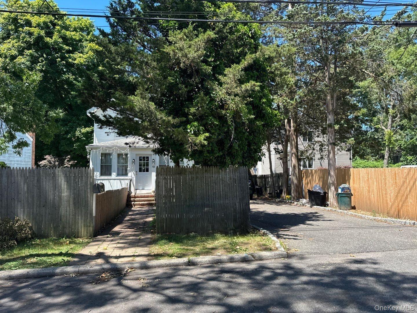 55 9th Avenue Property Photo 3