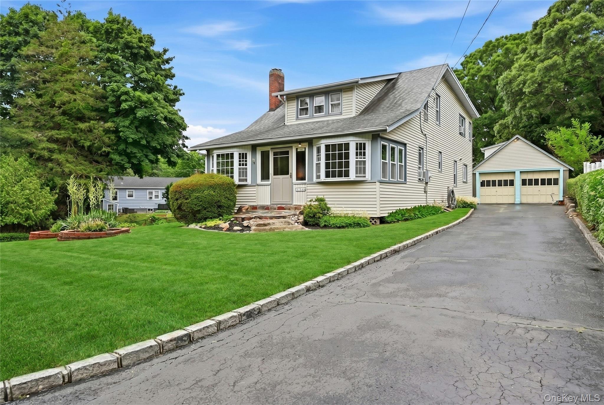 18 2nd Avenue Property Photo 2