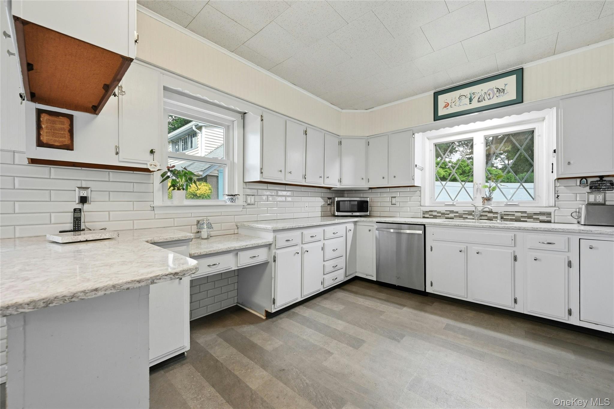 18 2nd Avenue Property Photo 10