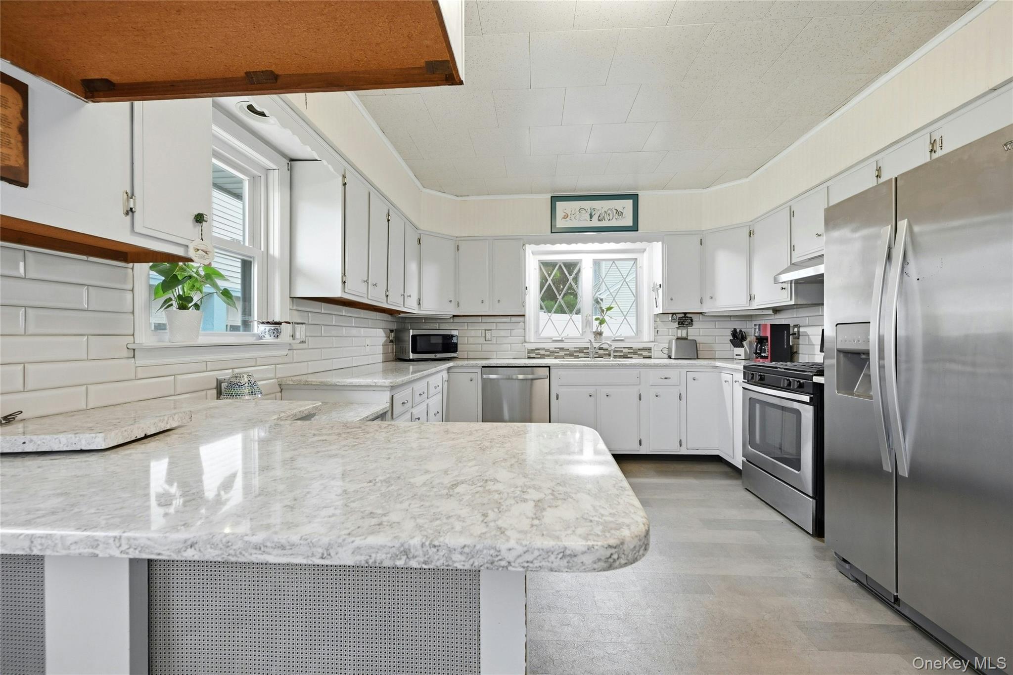 18 2nd Avenue Property Photo 12