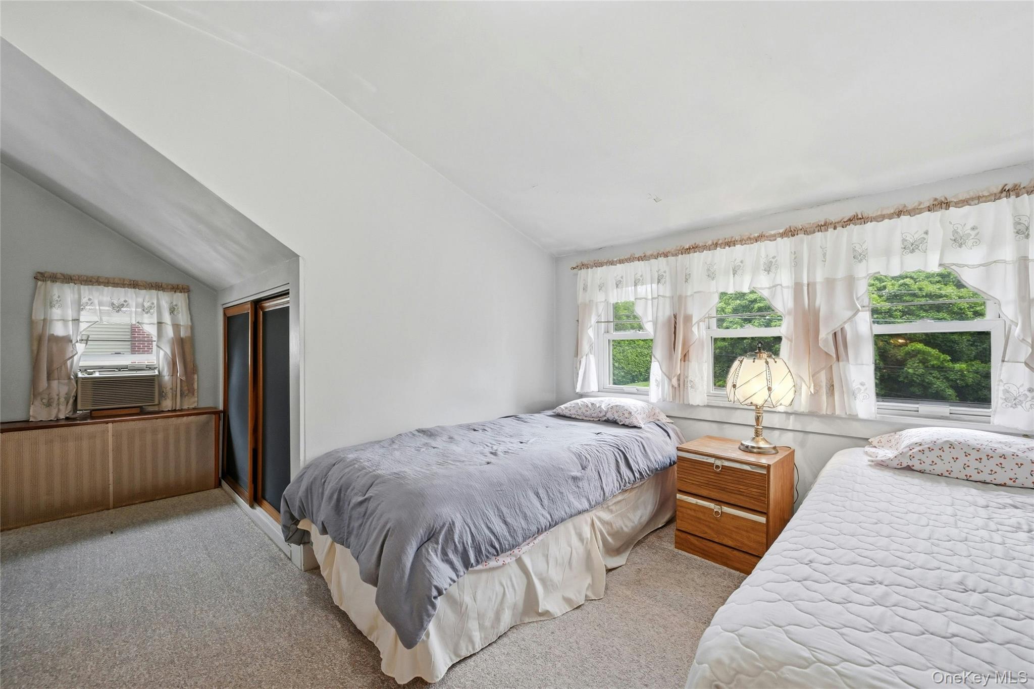 18 2nd Avenue Property Photo 23