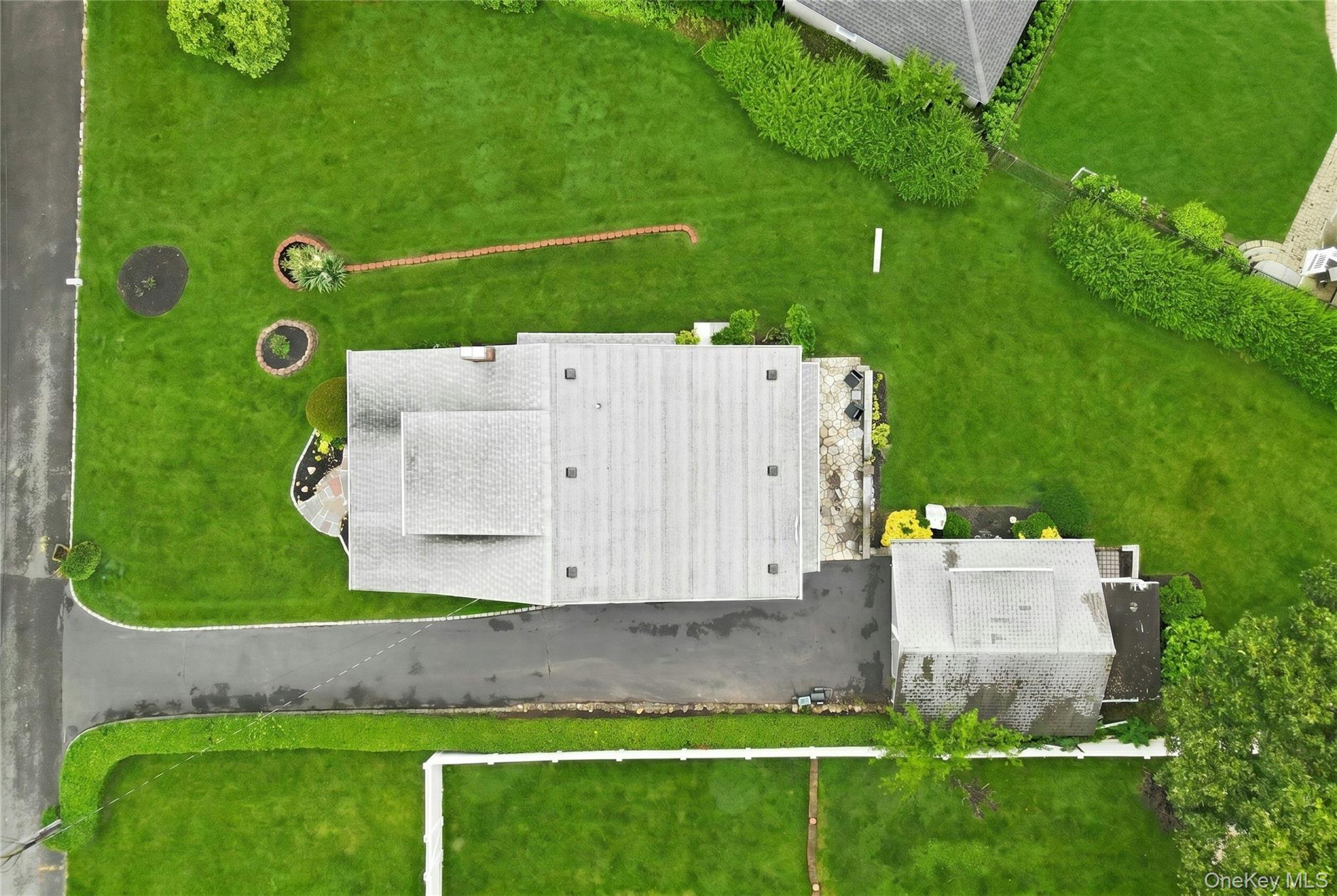 18 2nd Avenue Property Photo 26