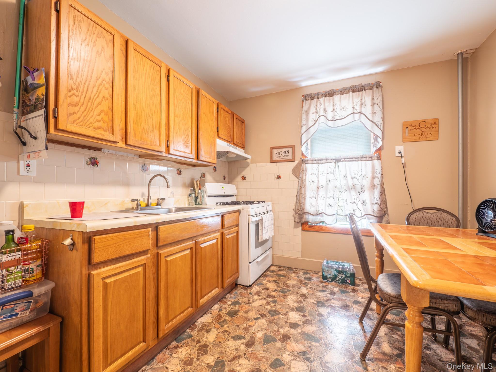 909 Mother Gaston Boulevard Property Photo 19