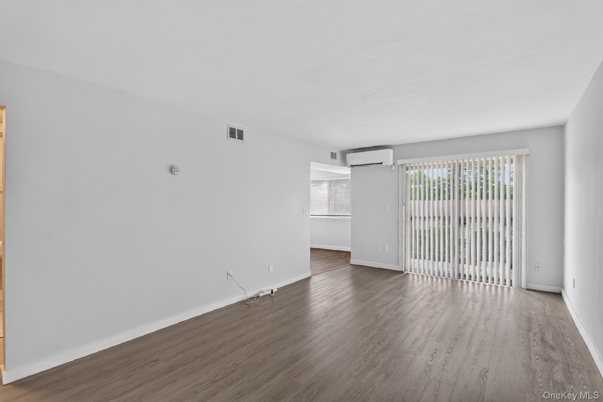 26 Cooper Road 414 Property Photo 8