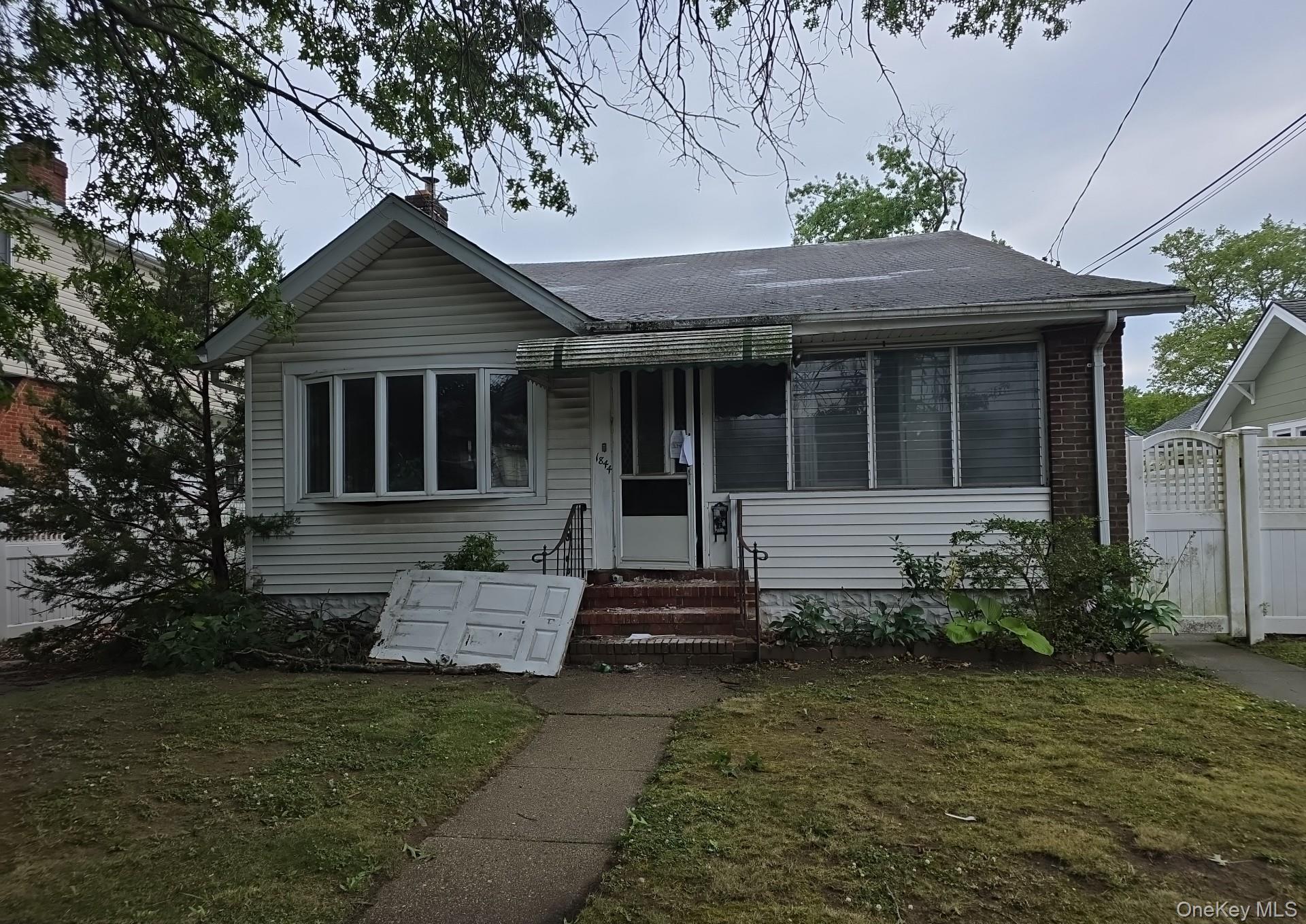 1844 Browning Street Property Photo 2
