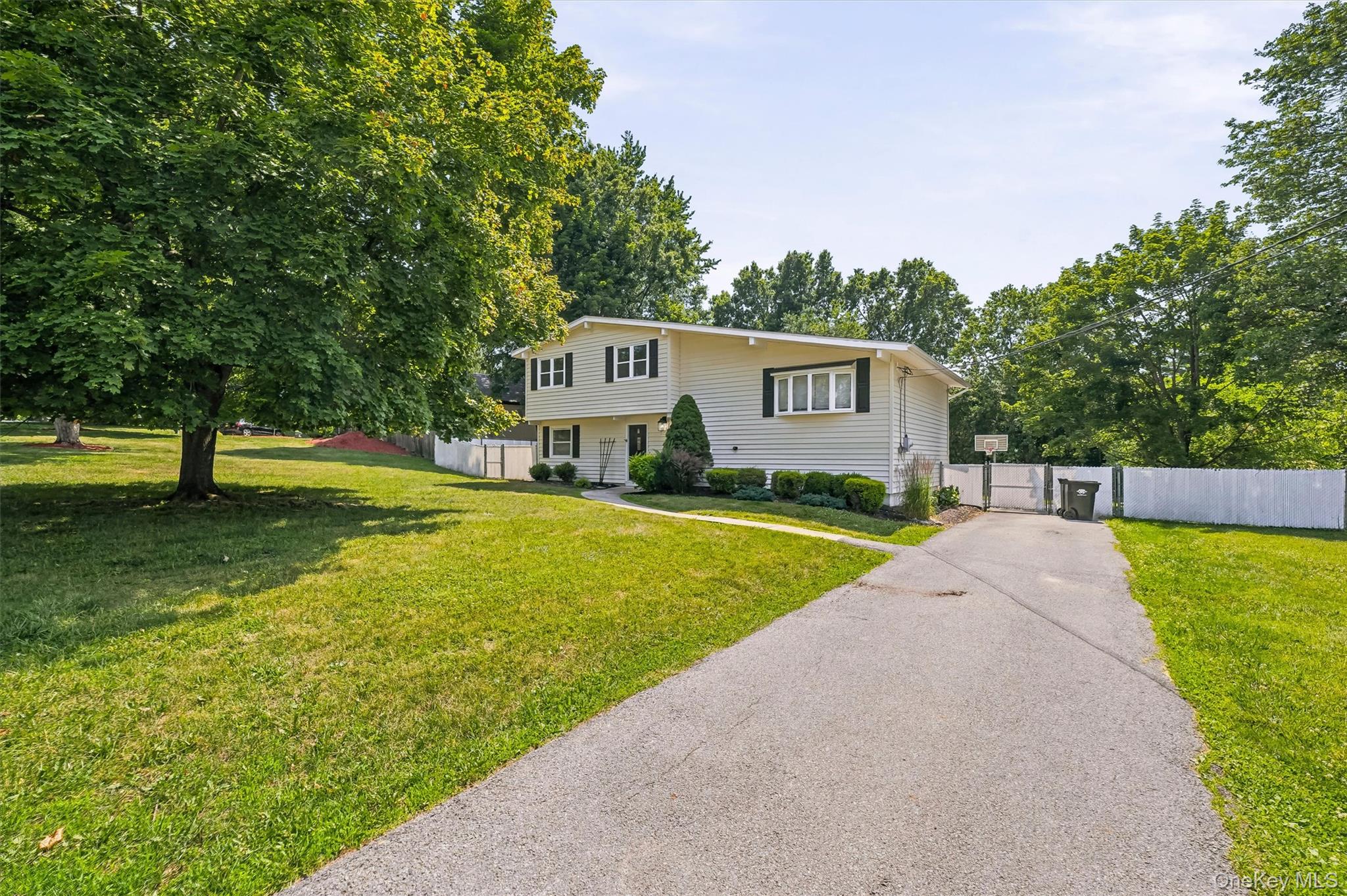 7 Elmwood Drive Property Photo 3