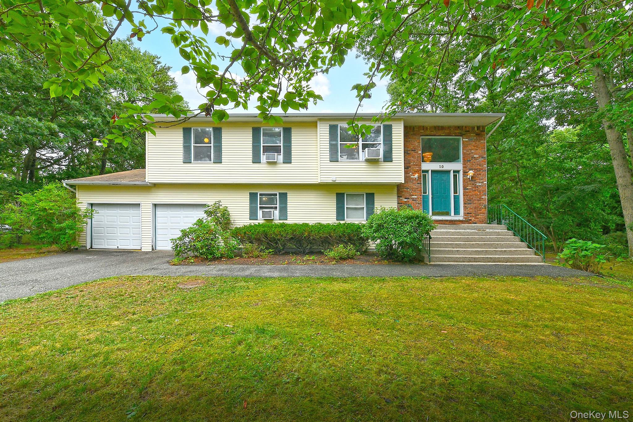 10 Woodbrook Circle Property Photo 1