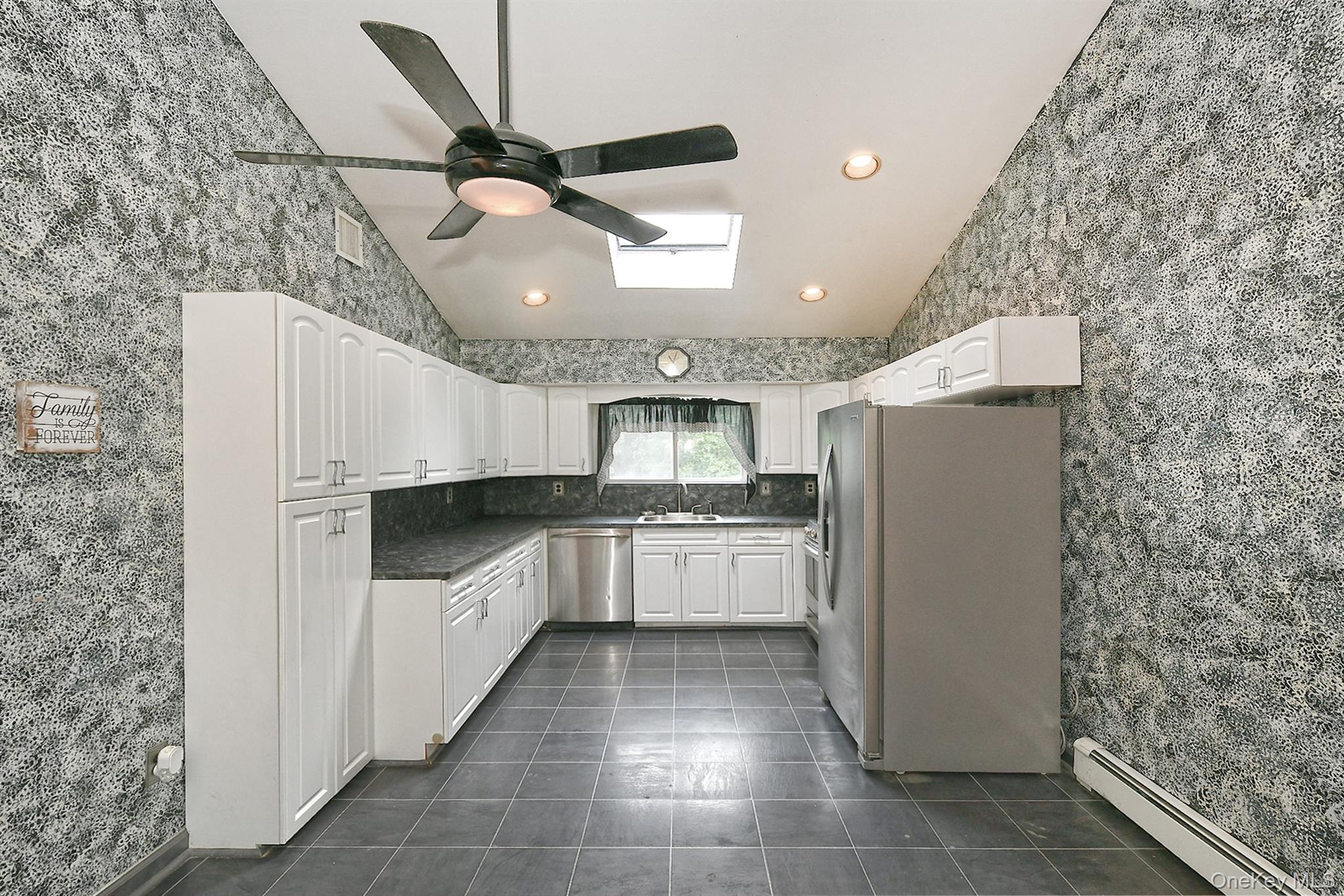 10 Woodbrook Circle Property Photo 13