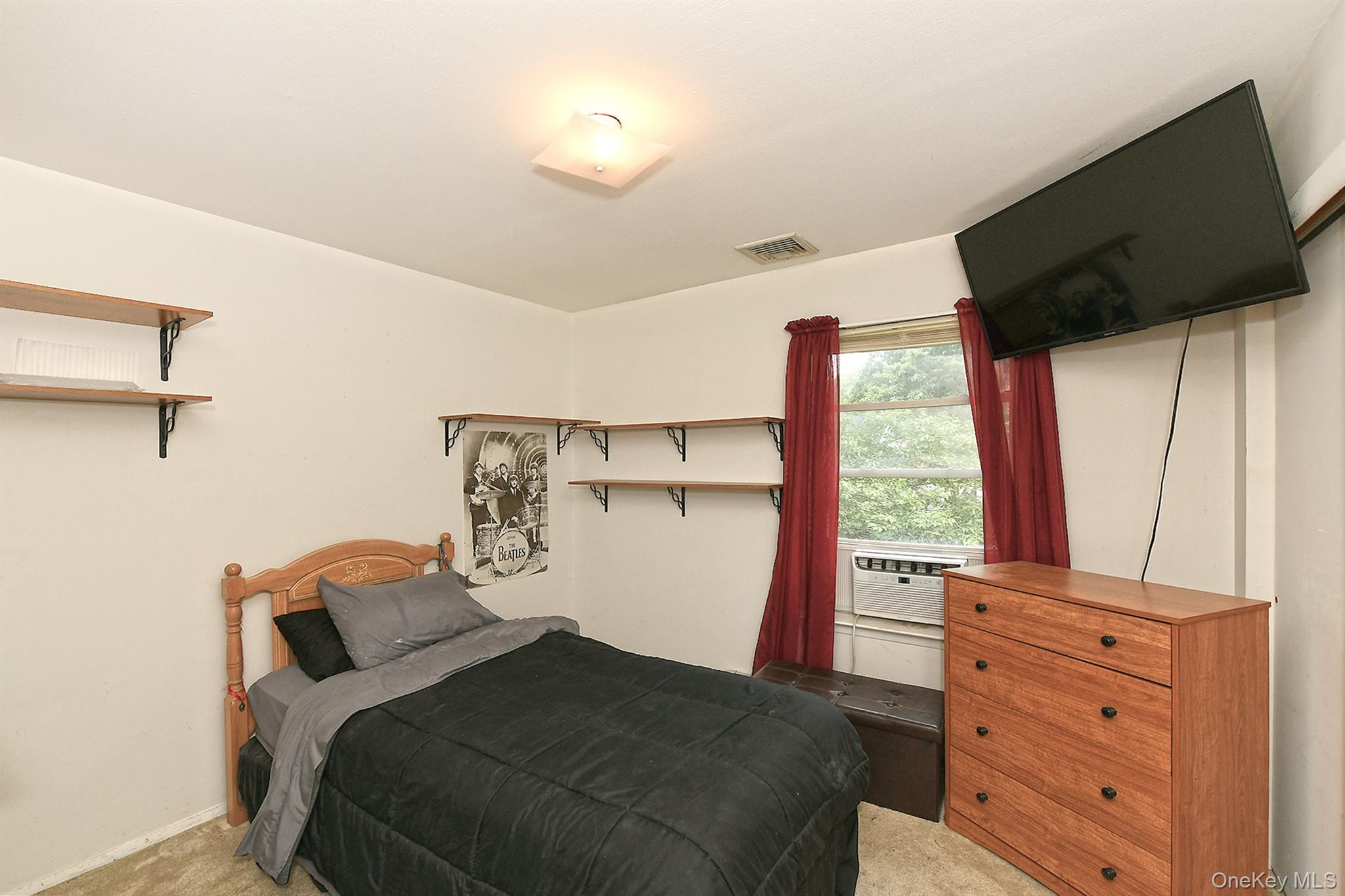 10 Woodbrook Circle Property Photo 14