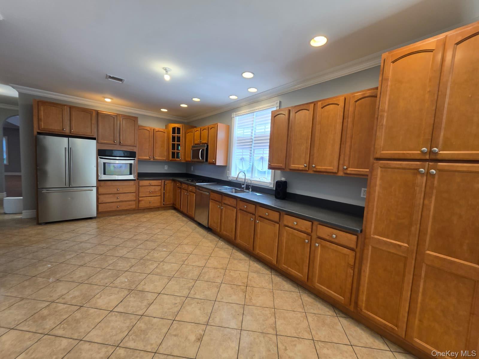 8 Brian Court Property Photo 11