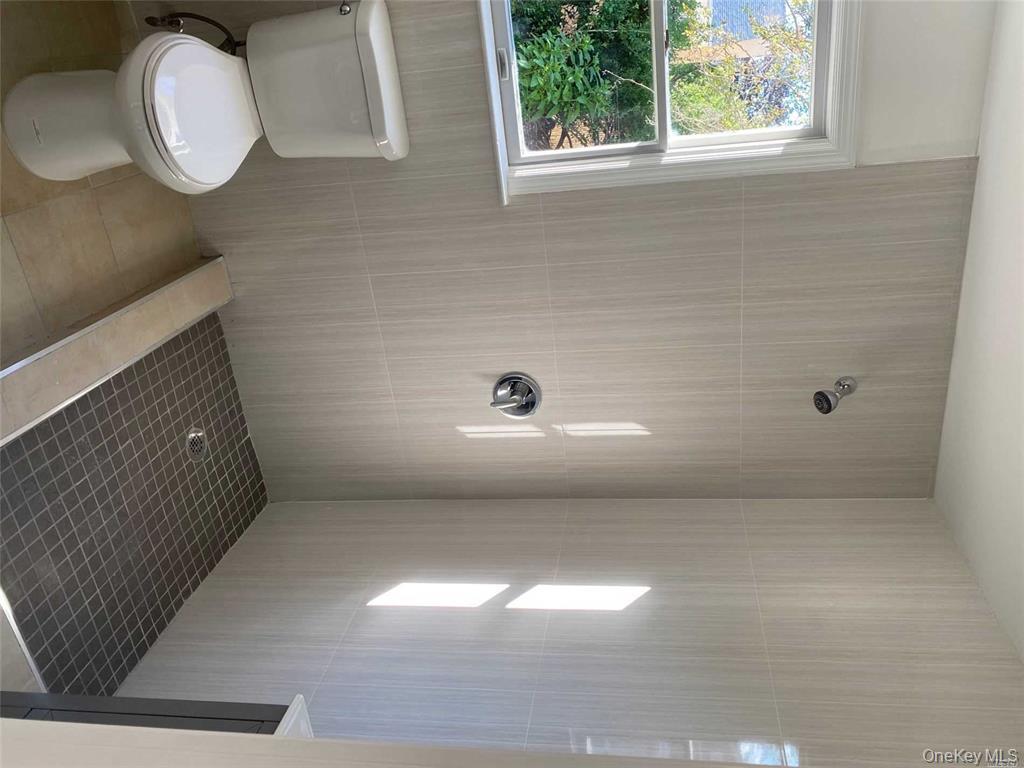 158 Rhodes Avenue Property Photo 4