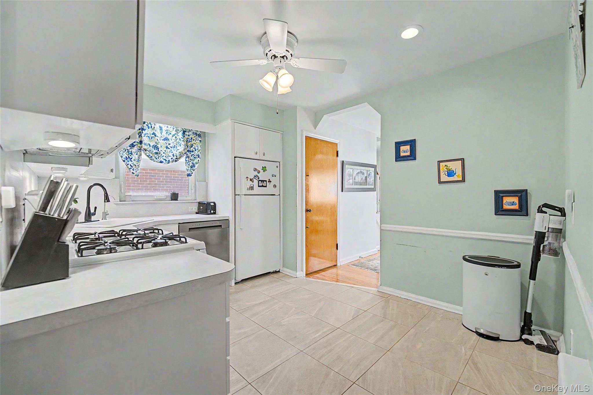 16 Elton Road Property Photo 9