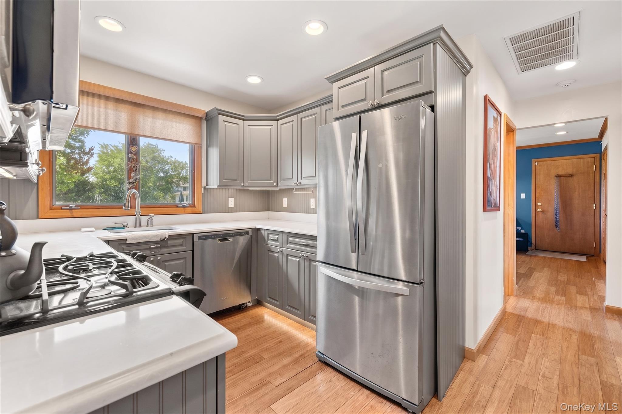 272 Grand Central Avenue Property Photo 8