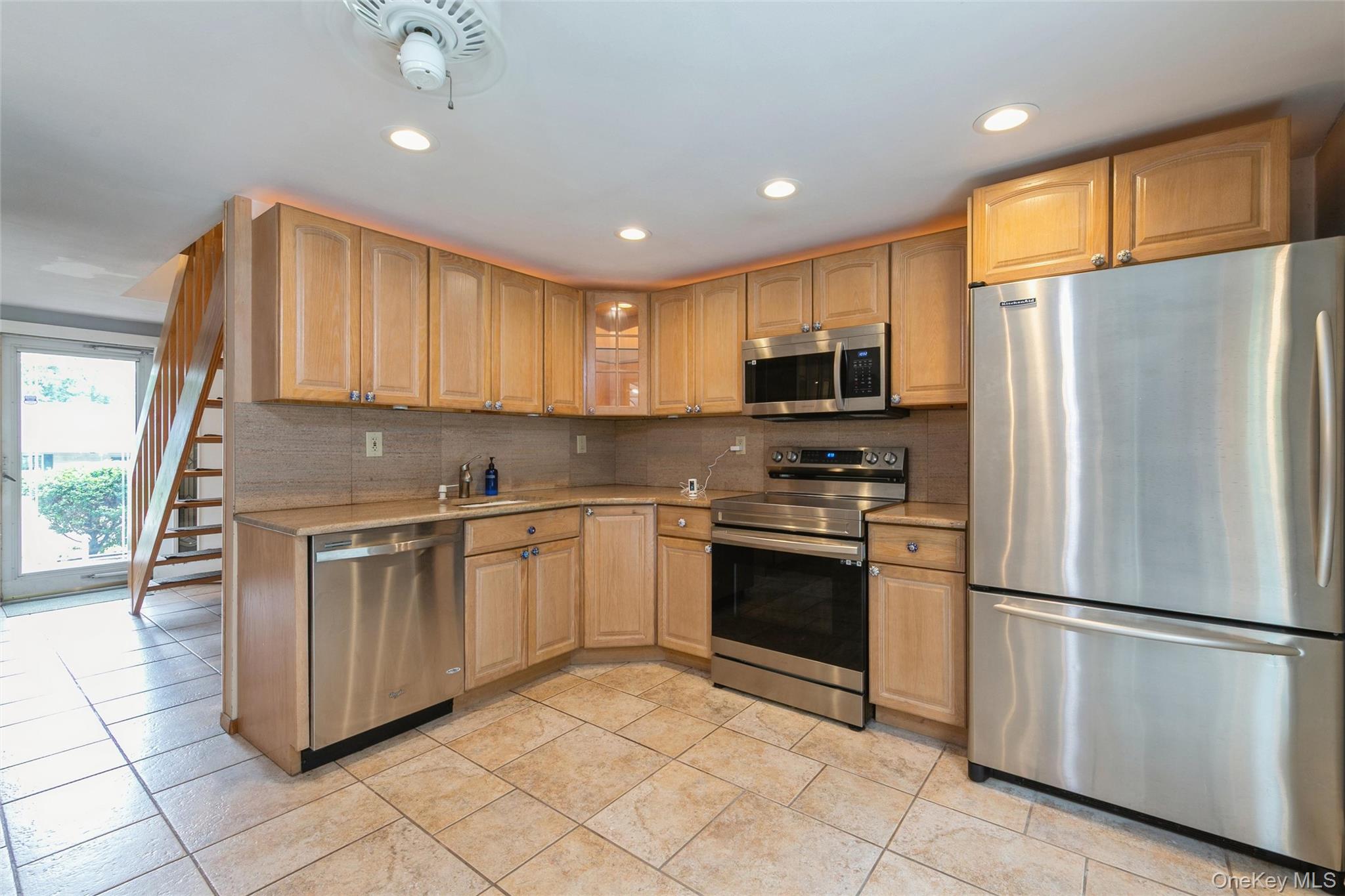 28 Campus Lane Property Photo 18