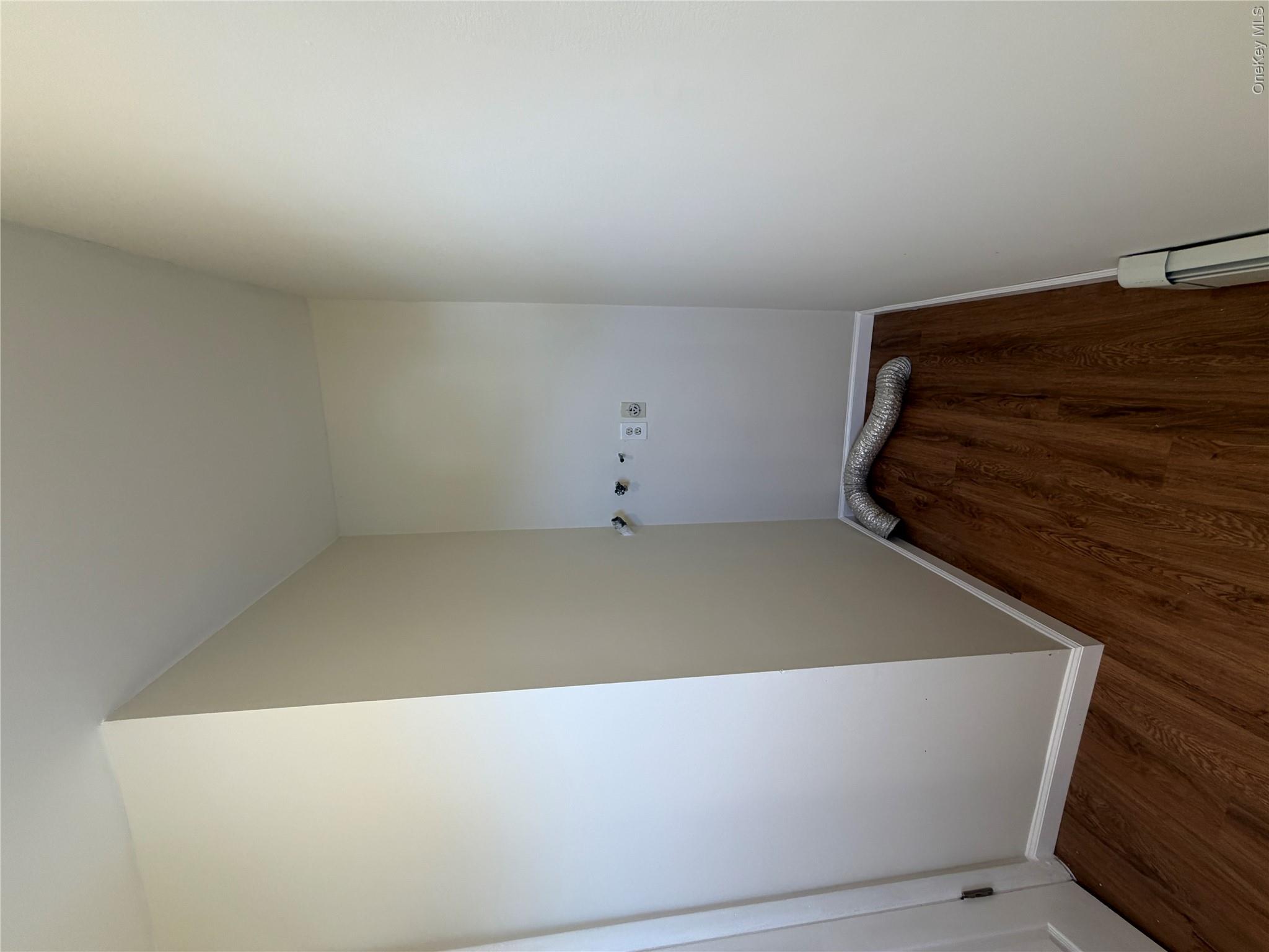 502 Harbor View Court Property Photo 9