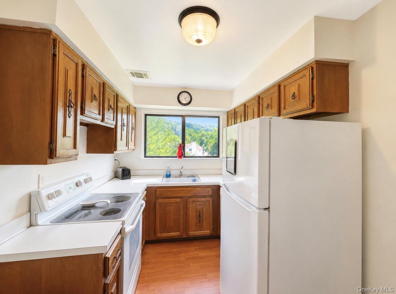 376 Richard Court Property Photo 10