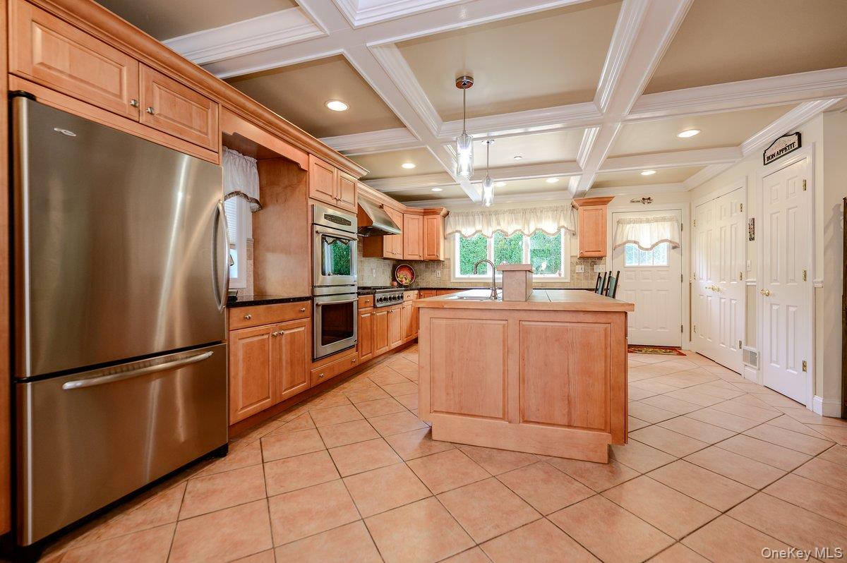 124 Lakeview Avenue Property Photo 5