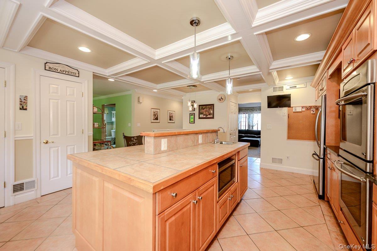 124 Lakeview Avenue Property Photo 8