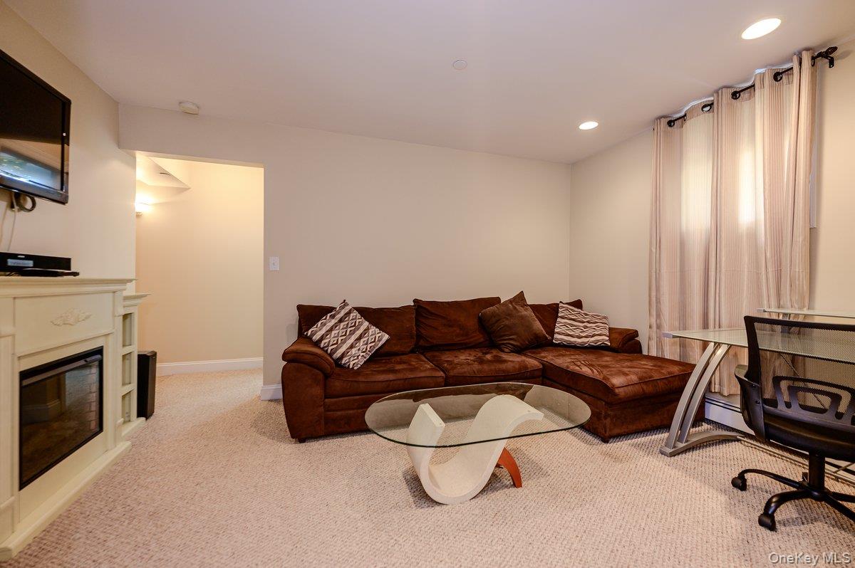 124 Lakeview Avenue Property Photo 29